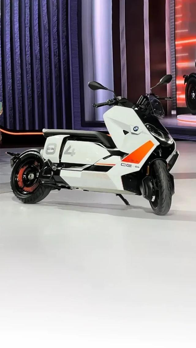  BMW CE 04 Electric Scooter Launched in India